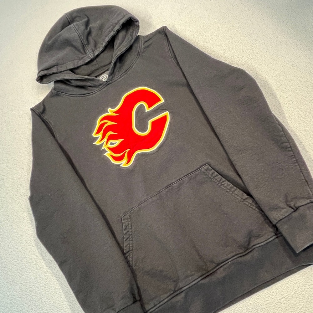Calgary Flames NHL Youth Hoodie Black Pullover Logo Hockey Sweatshirt Kids 18/20